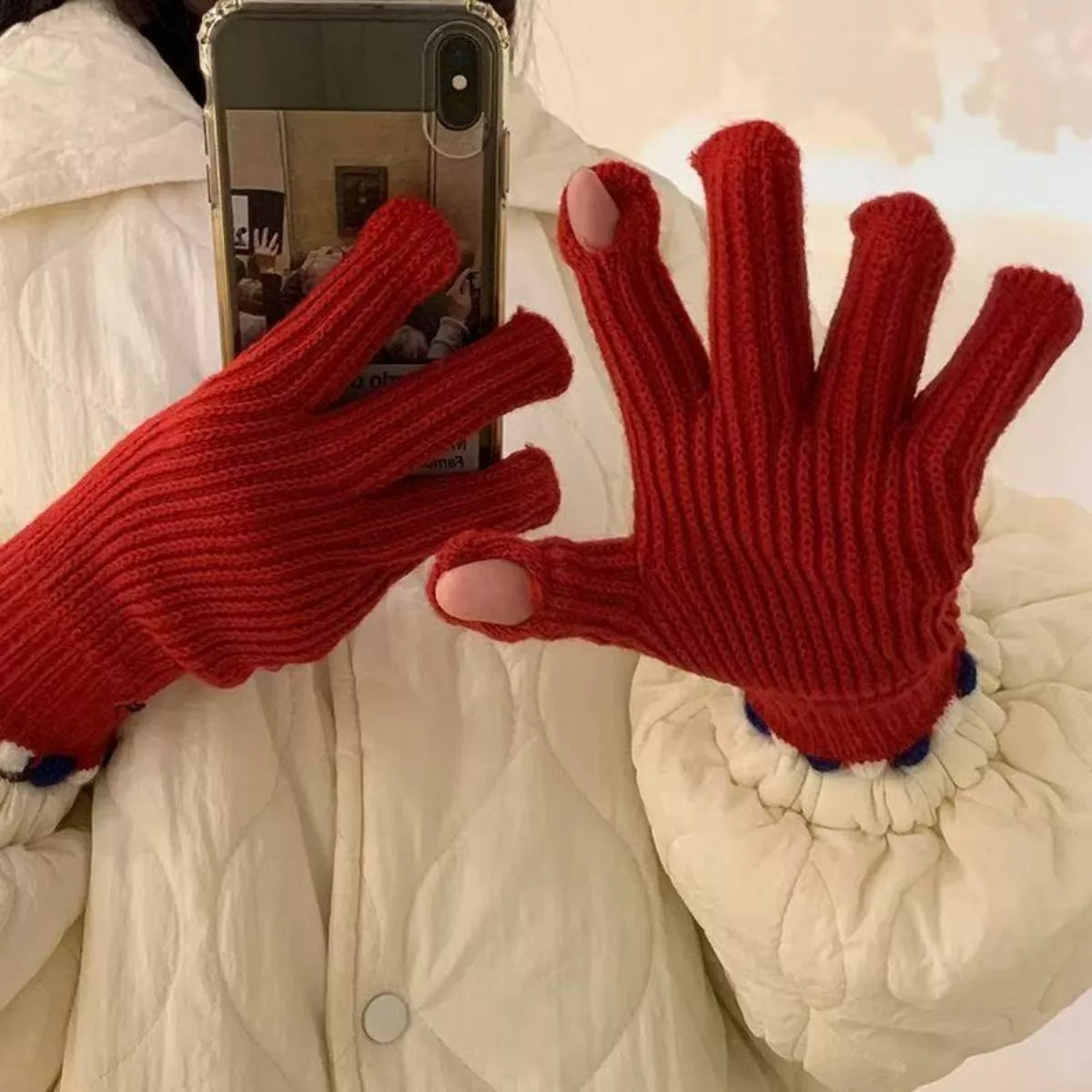 Lightweight Knitted Gloves