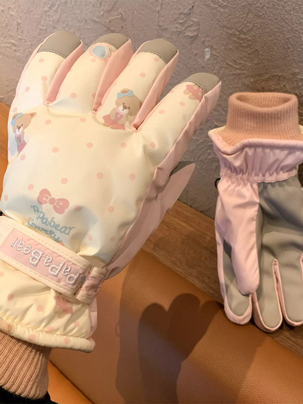 Bear Patterned Winter Gloves