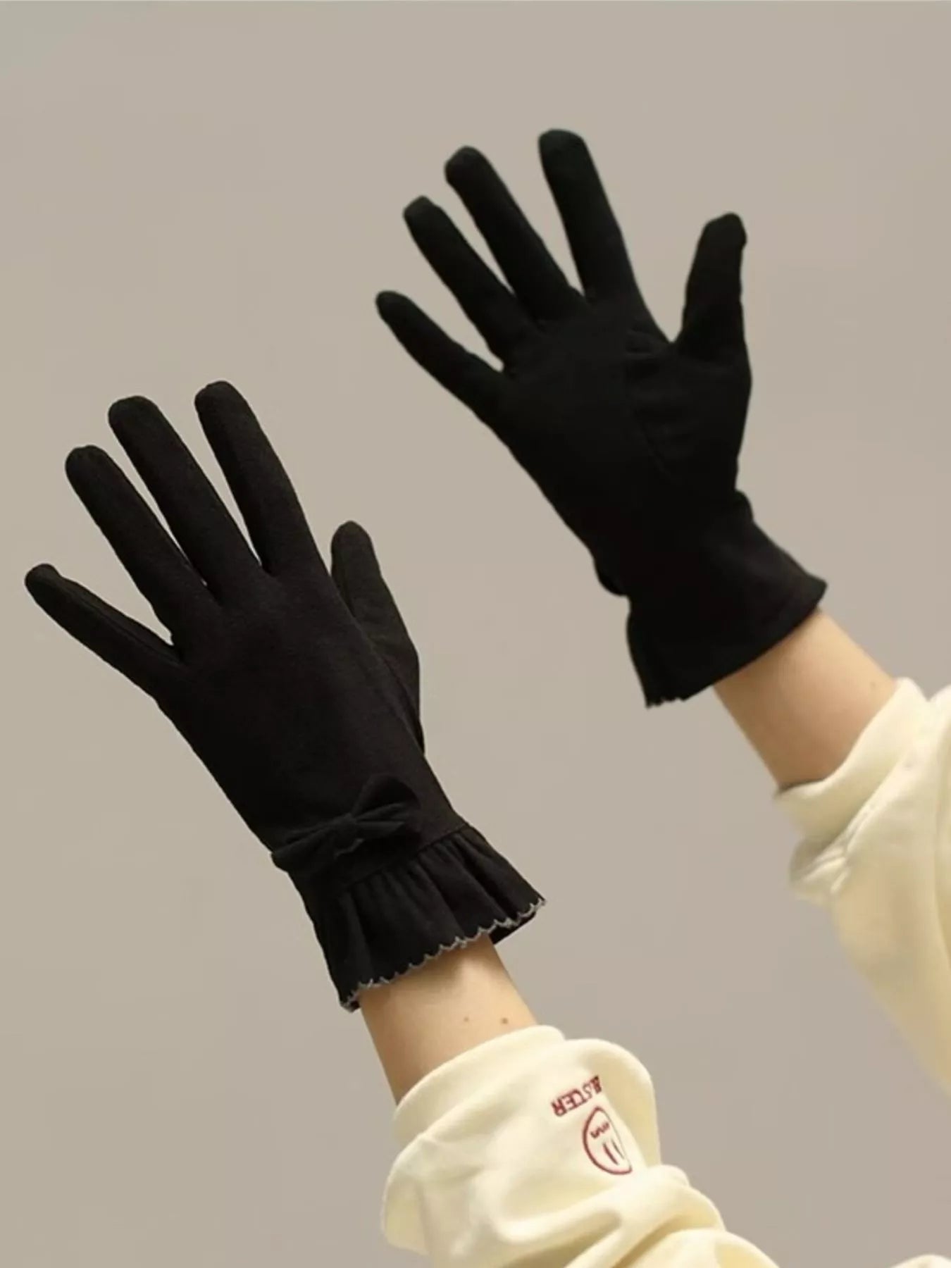Ruffled Cuff Bow Gloves