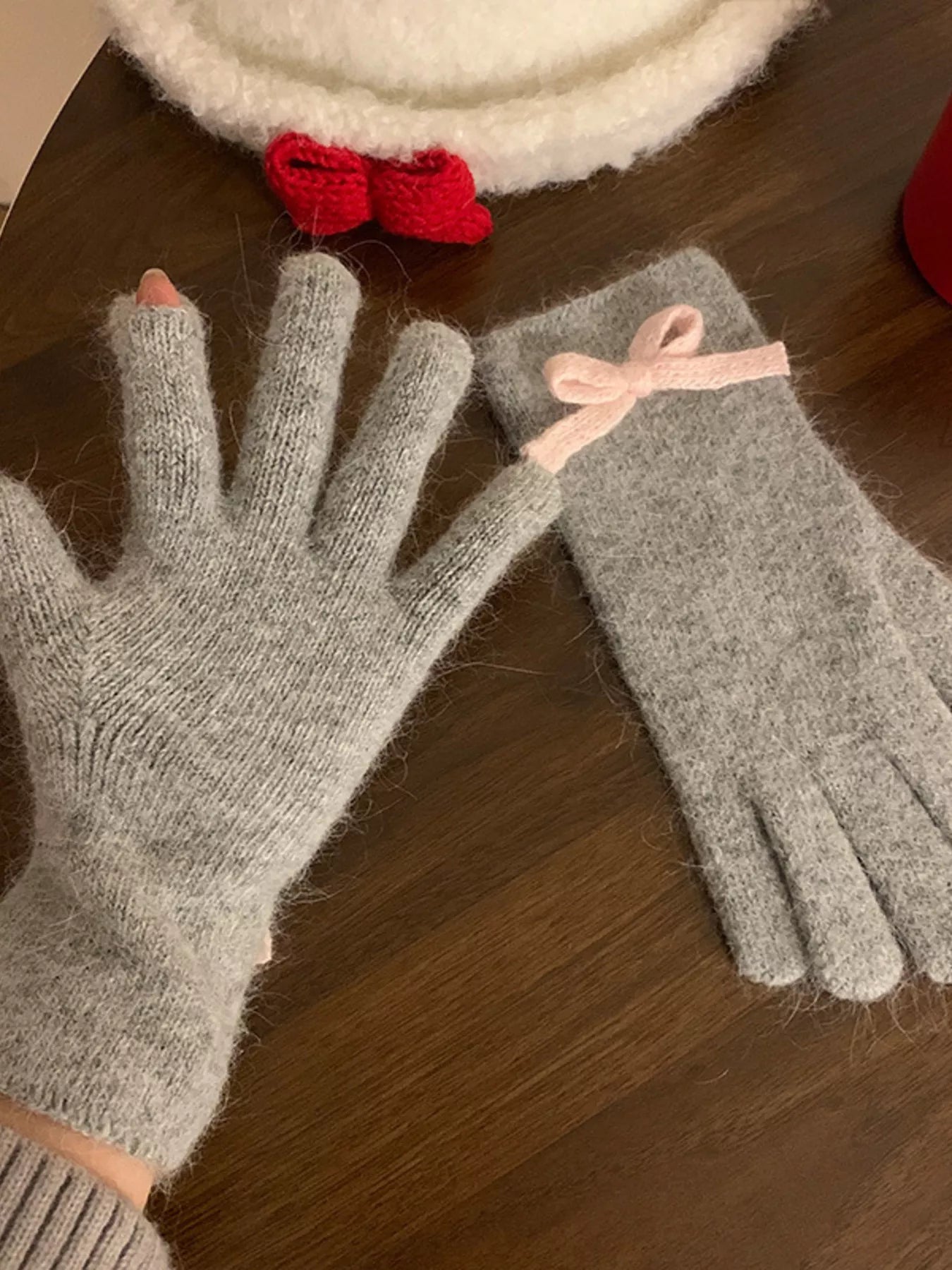 Bow-Accent Knit Gloves